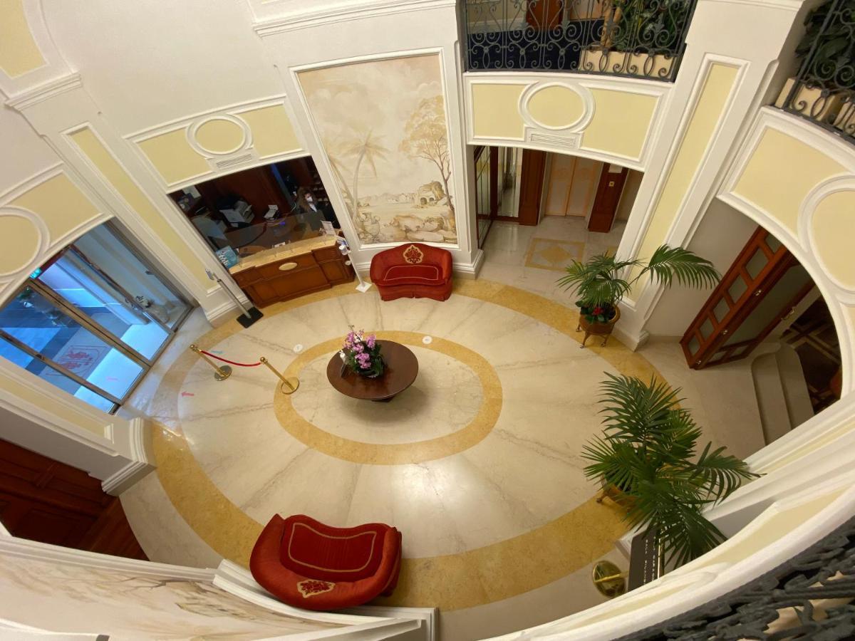 Palazzo Alabardieri 4* Nápoles