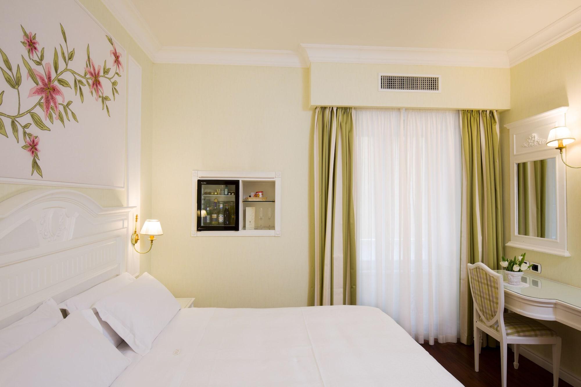Palazzo Alabardieri 4* Neapel